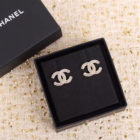 orecchini doppia perla chanel|Chanel orecchini online.